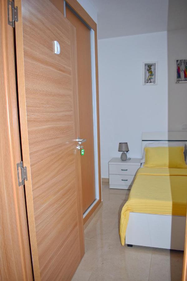 Taninho Apartment Santa Maria Bagian luar foto